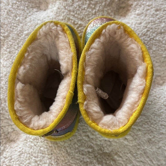 Used 1 week KIDS GLITTER UGGS CLASSIC II BOOTS SIZE 1 big kid RARE - Picture 5 of 12